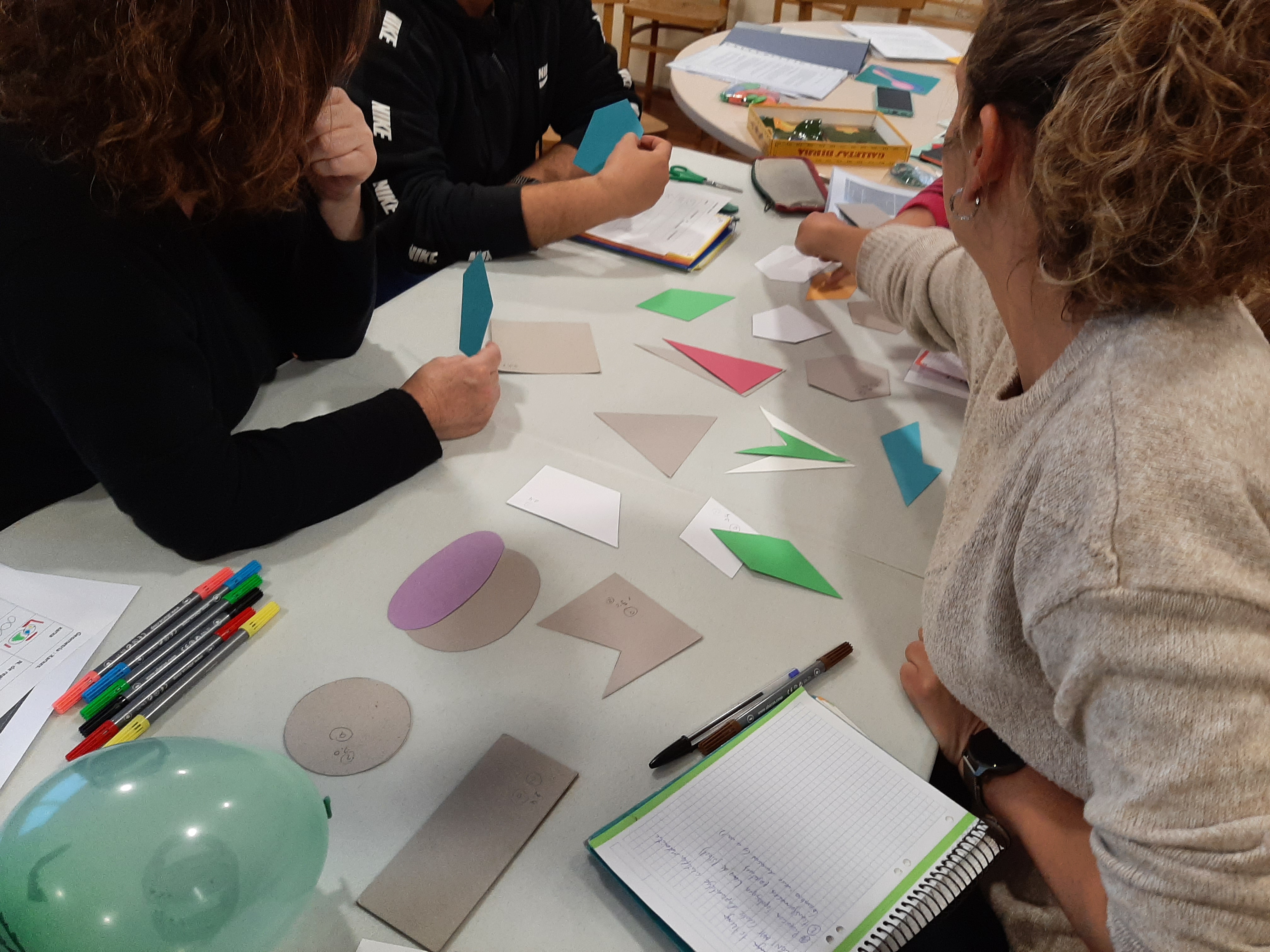 [19 d'octubre] CAÀREM. GEOMETRIA: Un món per descobrir