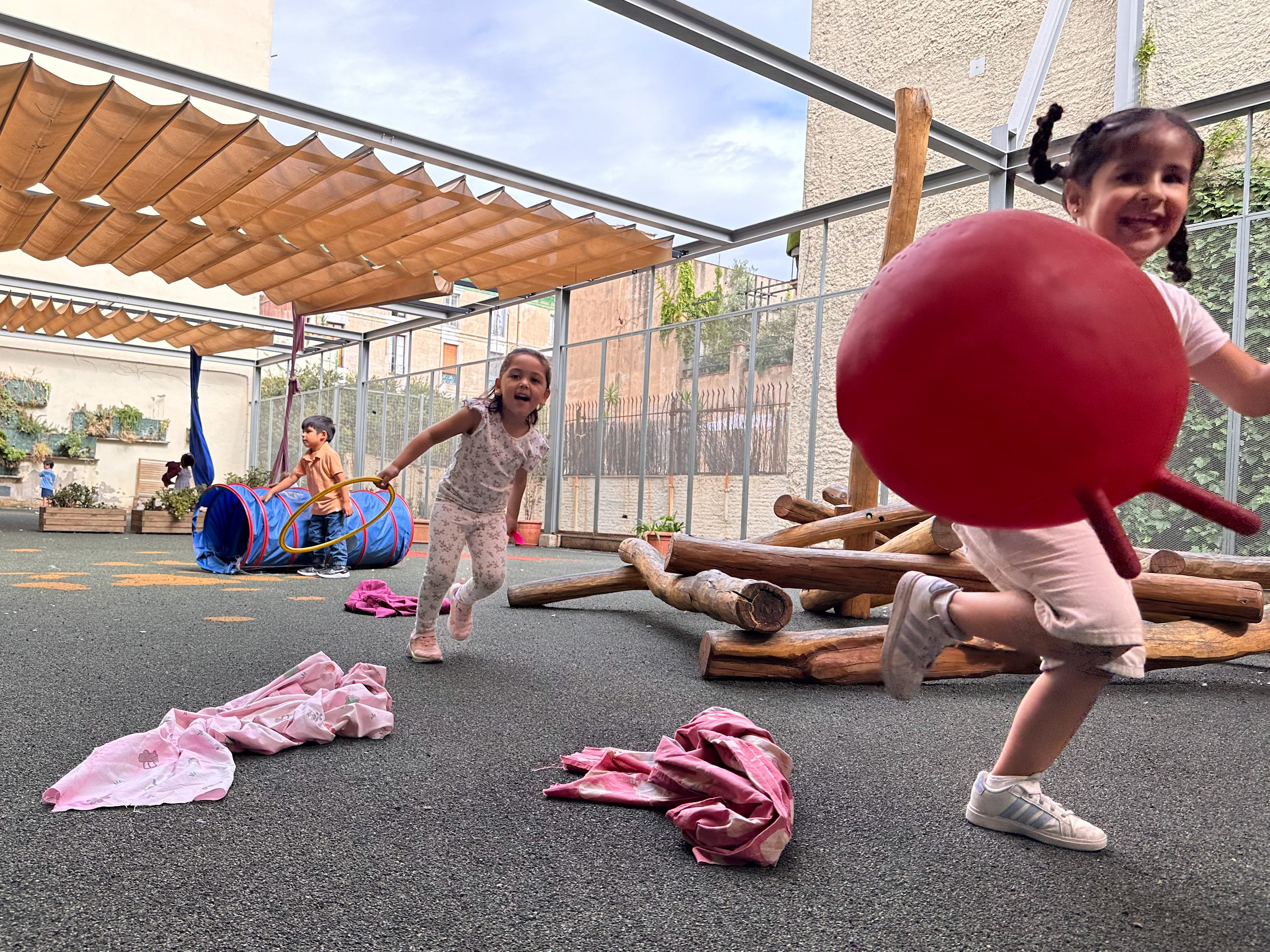 Experiències. L’Escola Drassanes, on l’individu  i el grup creixen en un mar de diversitat 
