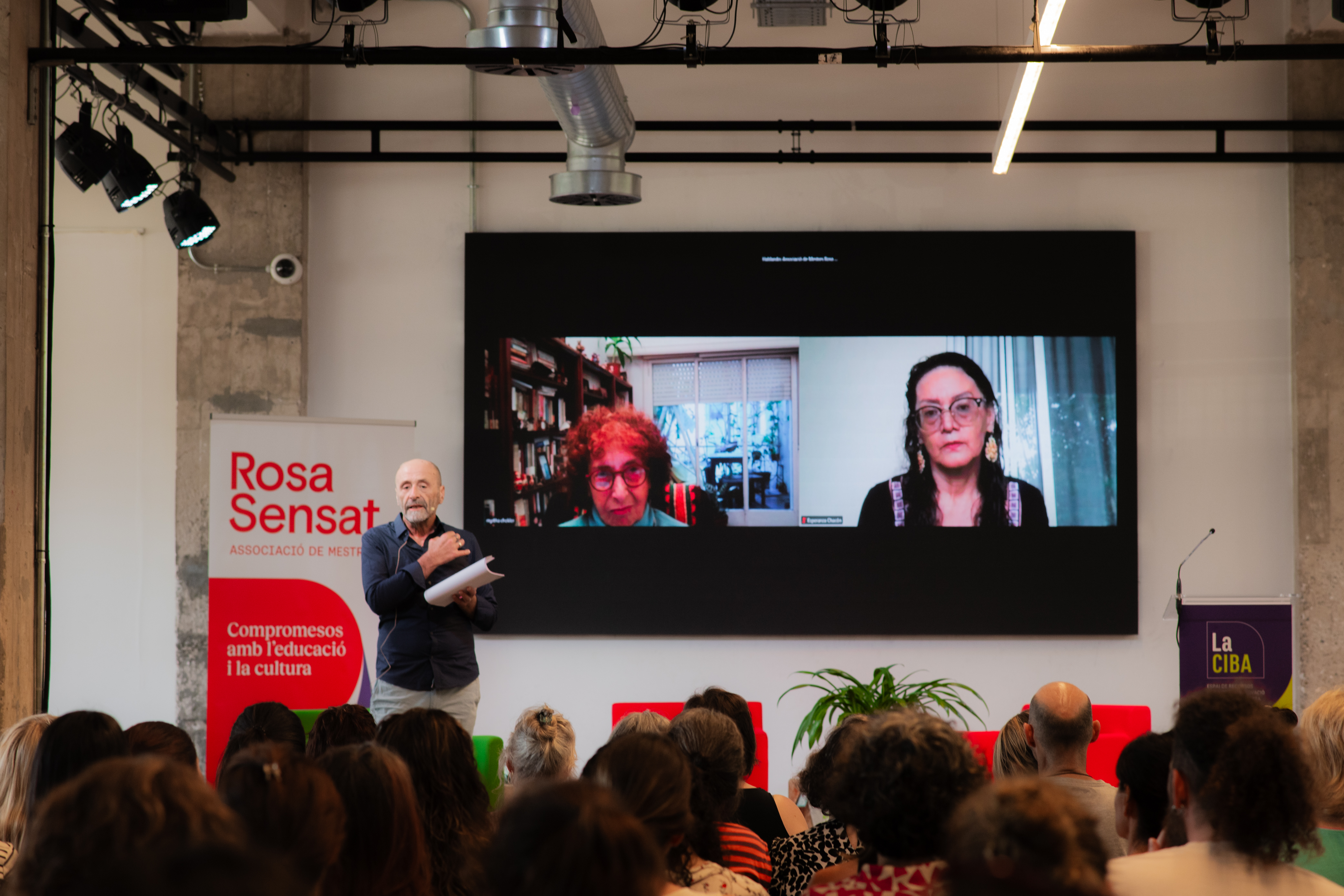 Esperanza Chacón i Myrtha Chokler defensen una llibertat que es construeix des del vincle. Segon debat del Tema General, moderat per Gino Ferri