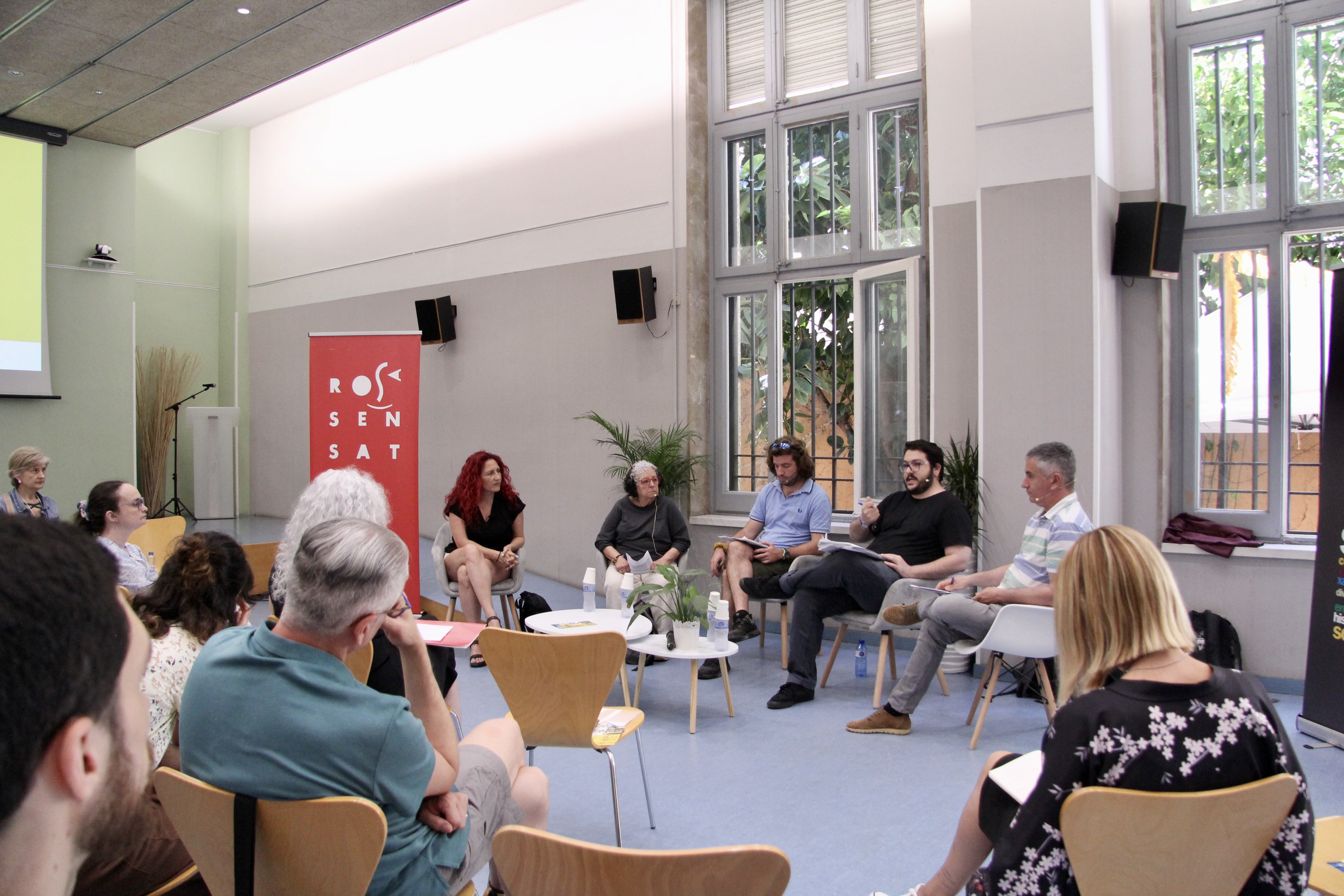 TAULA RODONA. Dignitat, conflicte i autonomia