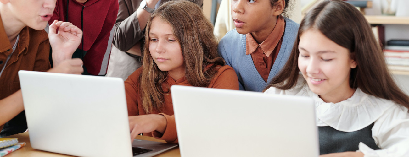 Premis DICOLED. Millora digital col·lectiva a l'educació