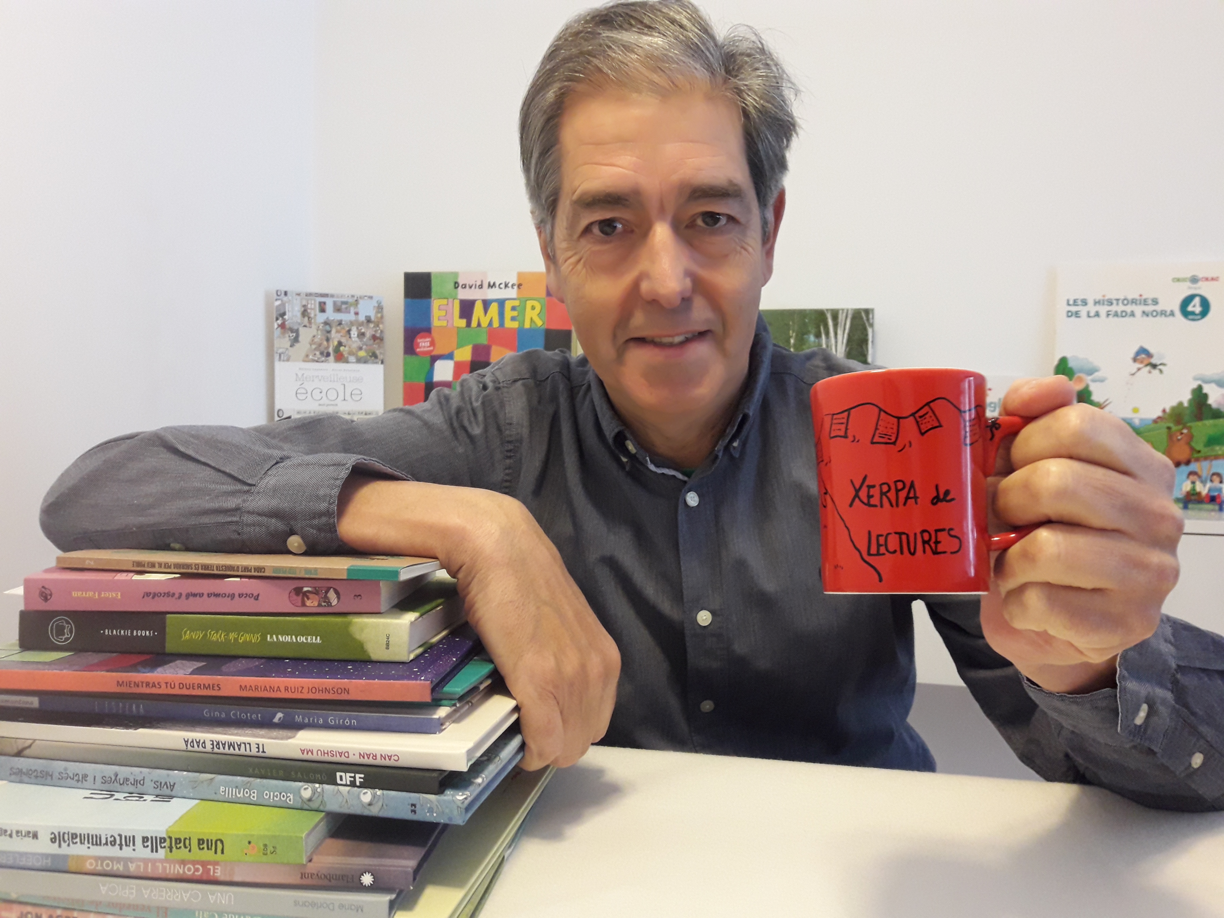 [Vídeo] Berenar virtual i llibres: presentació de les recomanacions i novetats per al Sant Jordi 2020 amb Jaume Centelles