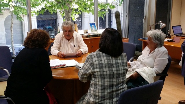 Mujica i Topolanski reben representats de Rosa Sensat