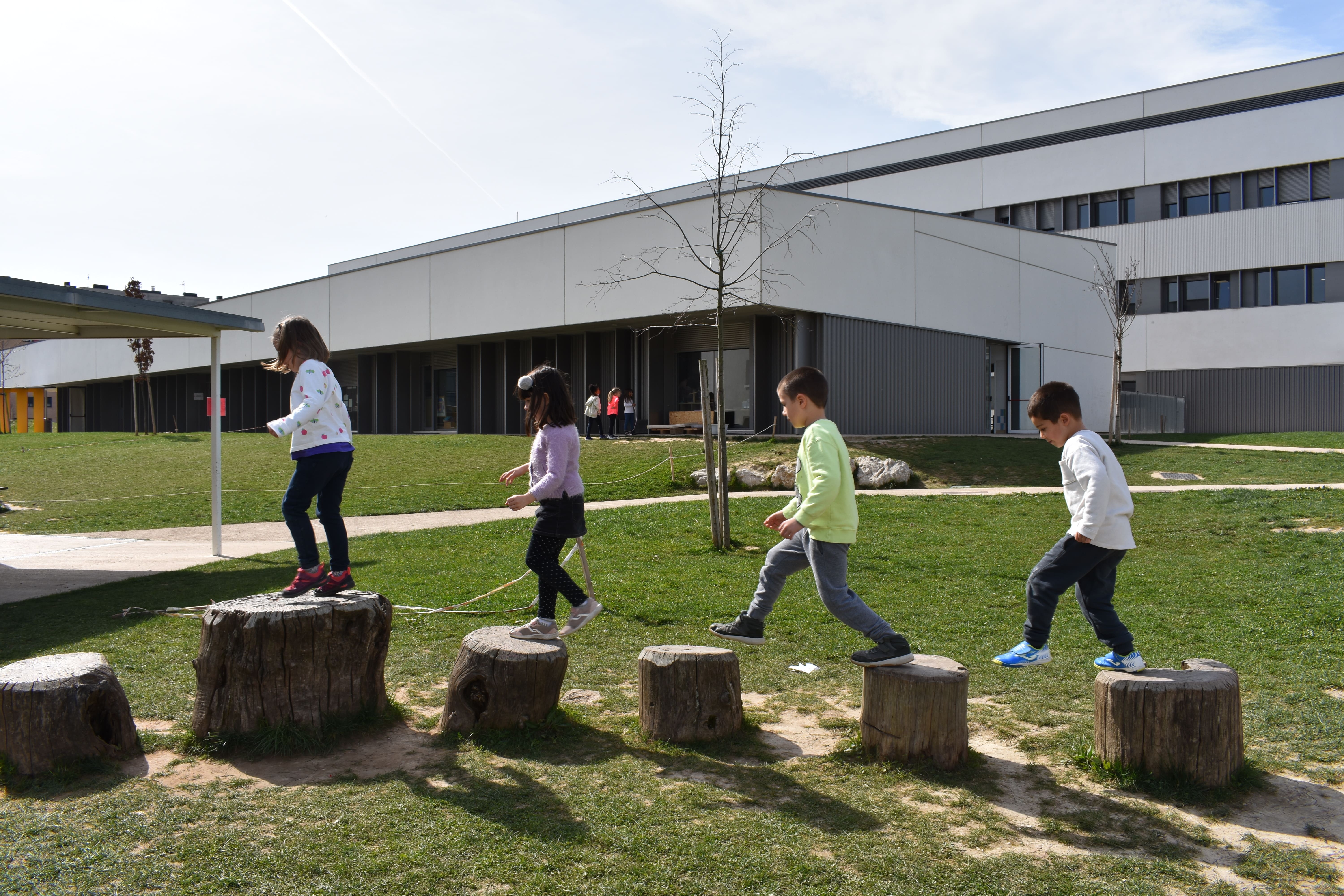 Escuela 3-6. Nuestros juegos y realidades en nuestro espacio exterior soñado