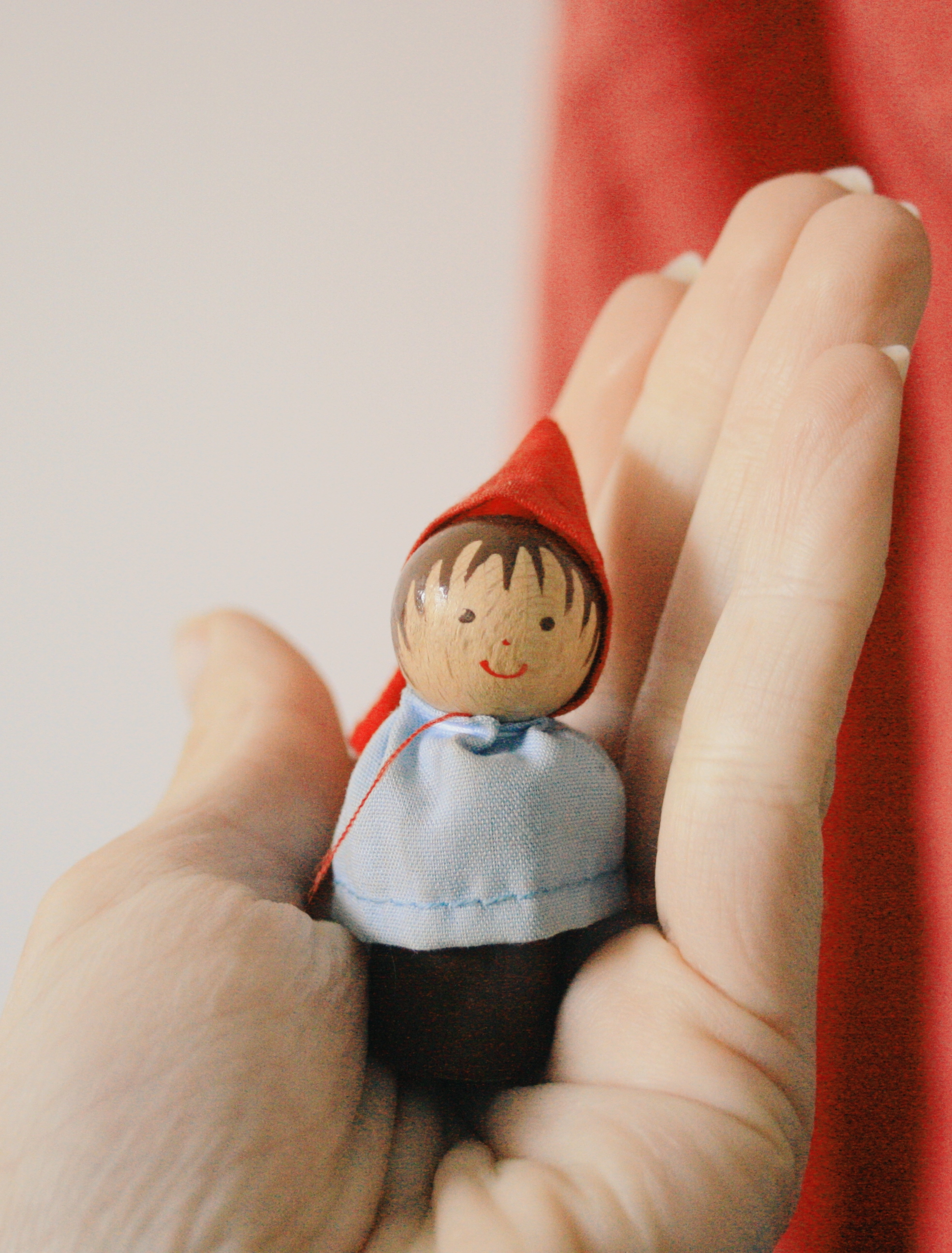 Plana oberta. ...i van ser feliços  i van menjar anissos. Feminitat i masculinitat en els contes de meravelles