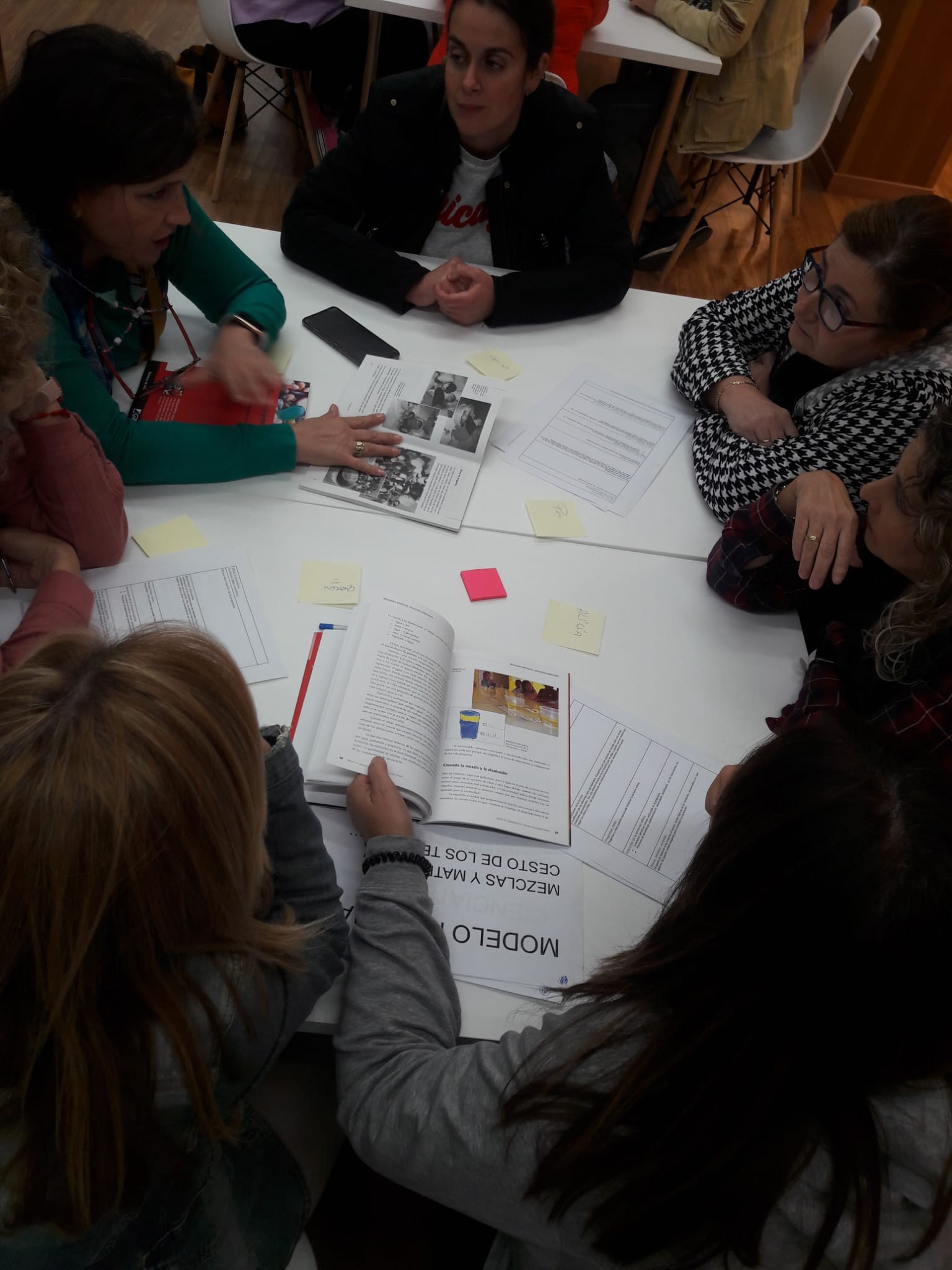 Página abierta. Acompañando desde la formación permanente del profesorado en Andalucía