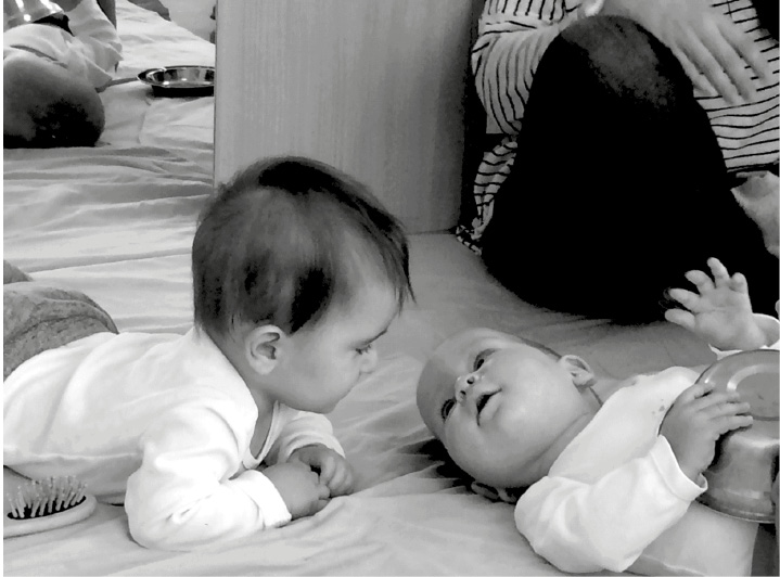 Escola 0-3. Màgia a la mirada... La petita història d’en Tom i l’Helena