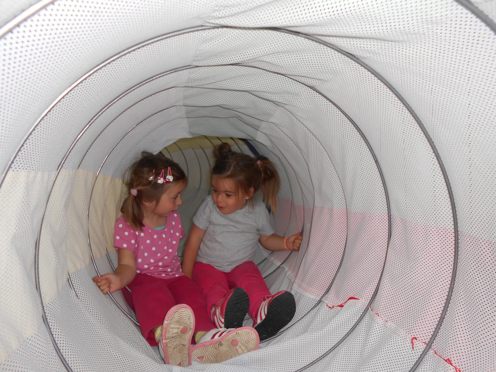 Escuela 0-3. Los hilos invisibles de la escuela. El buen trato y el compromiso social