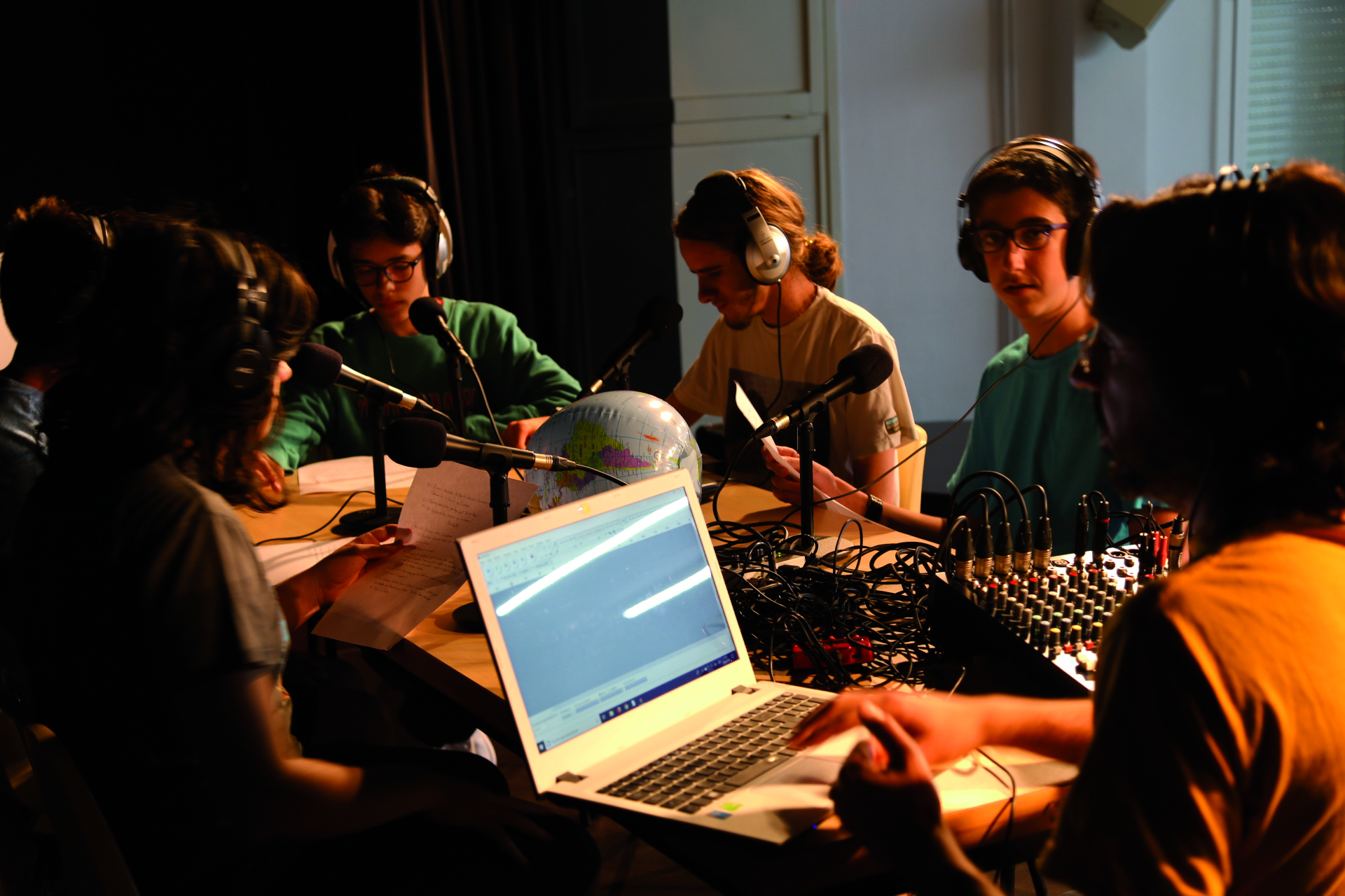 Reportatge. Ràdios escolars en xarxa